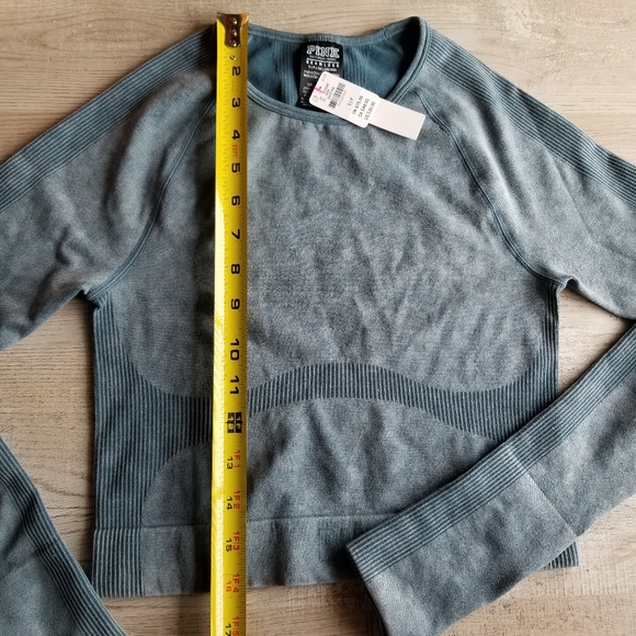 NWT Victoria's Secret PINK seamless crop top - Picture 12 of 12